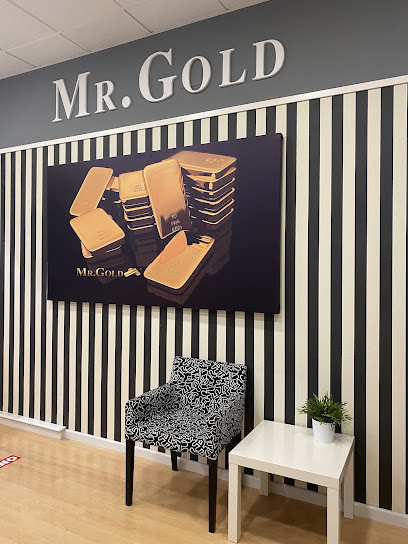Mr. Gold Santiago, Teo